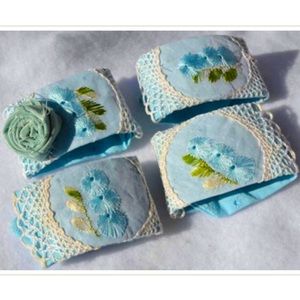 4 bridal party bridesmaid gift wedding fabric bracelets set embroidered doily